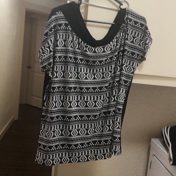 Plus size Aztec Top - Picture 2 of 3